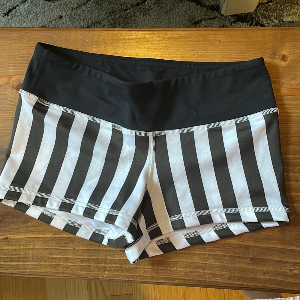 Fleo beetle juice halloween shorts